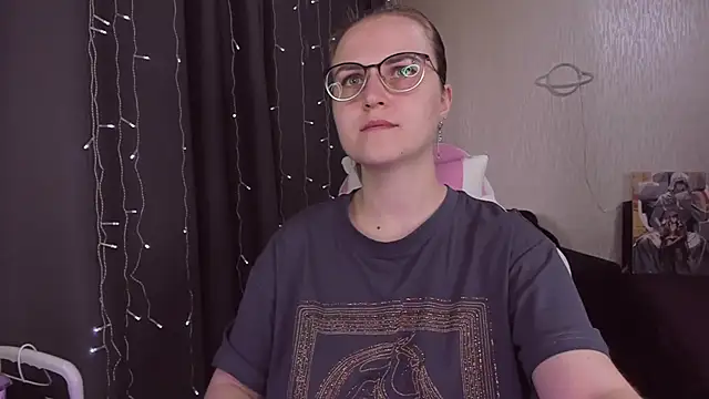 MissBrightShine online show from September 2025 11:12:02 AM