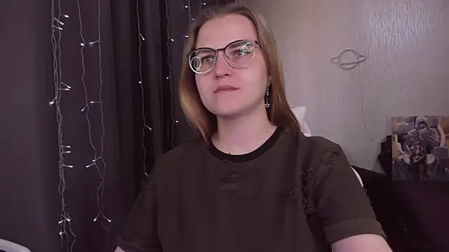 MissBrightShine online show from September 2025 10:42:02 AM