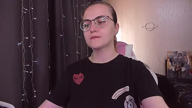 MissBrightShine online show from October 2025 06:44:02 AM