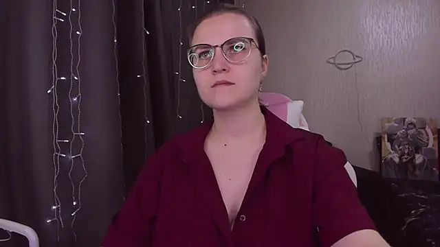 MissBrightShine online show from October 2025 11:31:01 AM