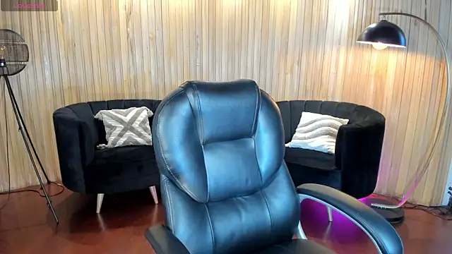 LisaMonroe  online show from March 2026 08:25:01 PM