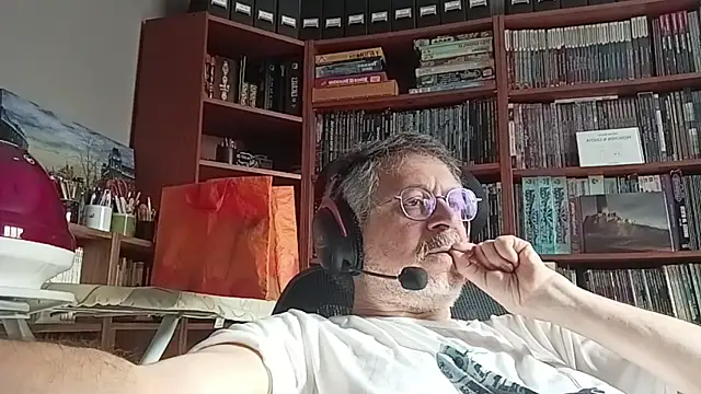 Mandra is a whore online show from October 2025 09:42:02 AM