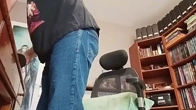 Mandra is a whore online show from November 2025 10:14:01 AM