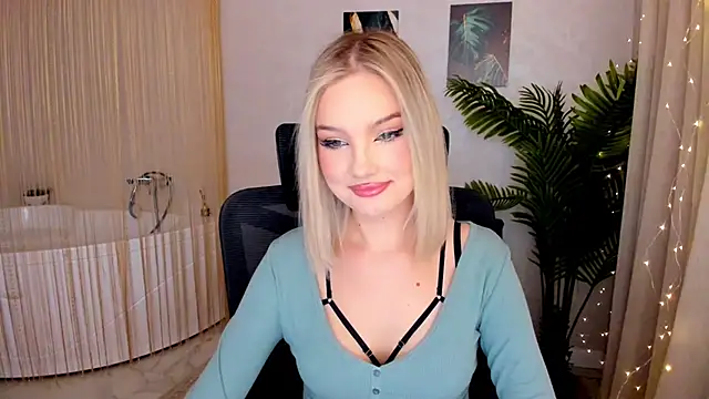 Snapshot of FloweryLove_1 chatting on March 2025 10:49:02 PM FloweryLove 1 online show from March 2025 10:49:02 PM