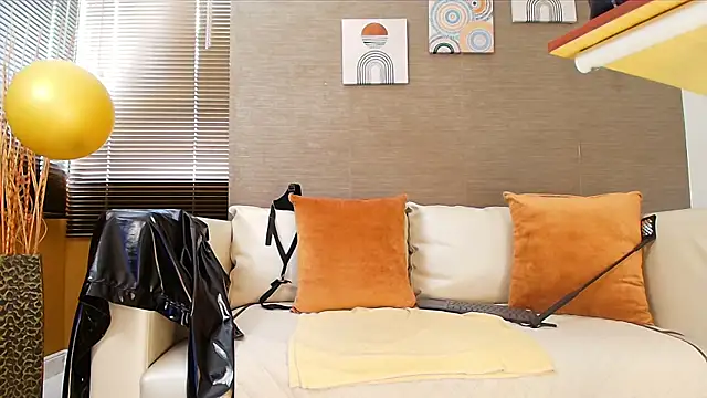 Sophie LittleS online show from February 2025 03:39:01 PM