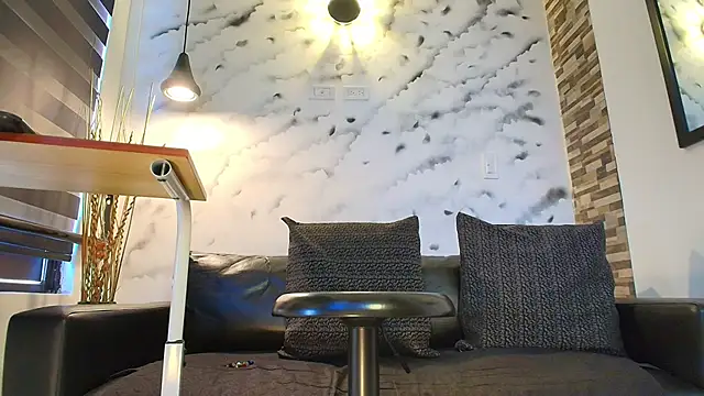 Sophie LittleS online show from November 2025 12:45:02 PM