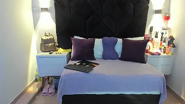 letiziia sky1 online show from February 2025 08:03:01 PM