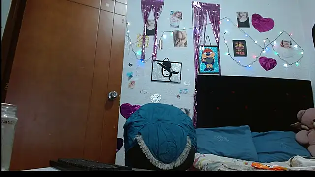 Saray extrovert  online show from February 2025 09:43:02 AM