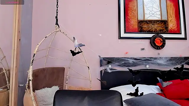 Paula Desousa online show from October 2025 07:37:02 PM