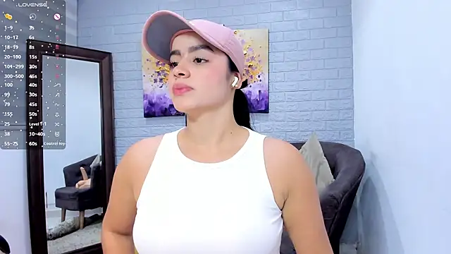 Snapshot of Paula_Desousa chatting on April 2026 08:03:02 PM Paula Desousa online show from April 2026 08:03:02 PM