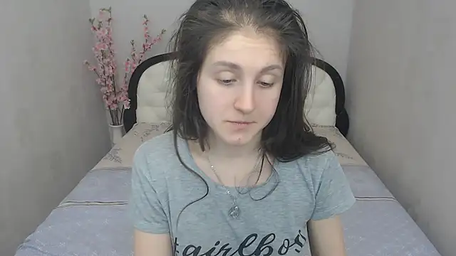 Holliy Cooper online show from March 2025 03:45:02 PM