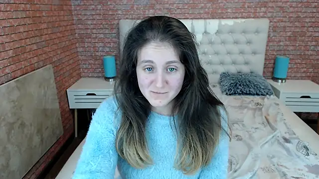 Holliy Cooper online show from October 2025 12:11:01 PM