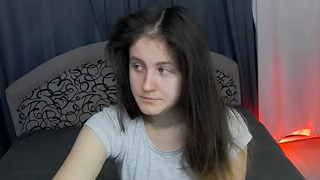 Holliy Cooper online show from December 2025 09:13:02 AM