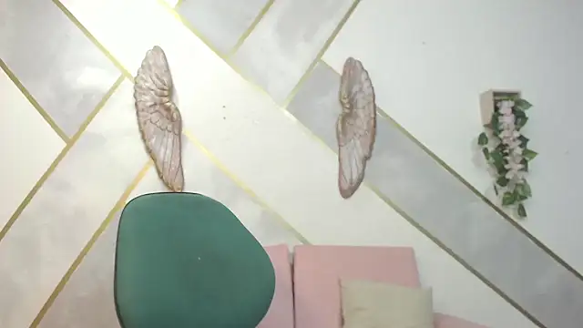 RoxanaCyrano  online show from February 2025 09:30:01 PM