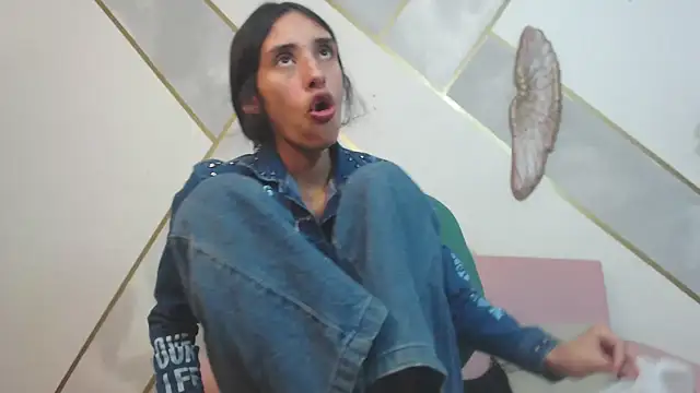 RoxanaCyrano  online show from February 2025 07:52:01 PM