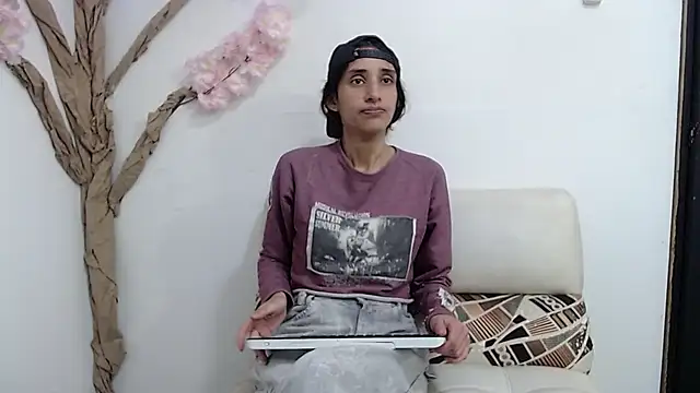 RoxanaCyrano  online show from December 2025 07:19:02 PM