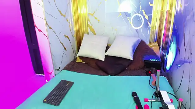 dianamilf online show from March 2026 07:53:02 PM