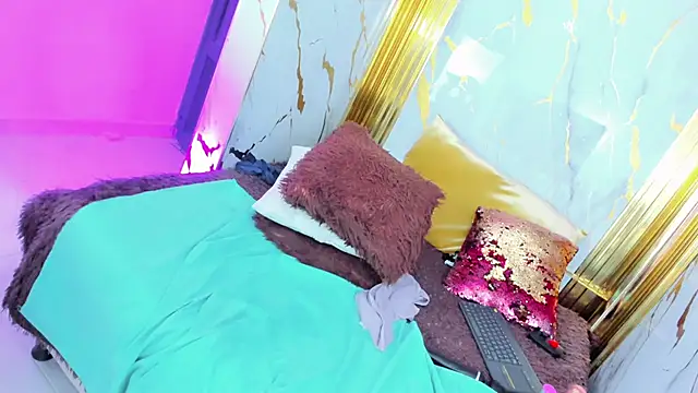 dianamilf online show from April 2026 07:56:01 AM