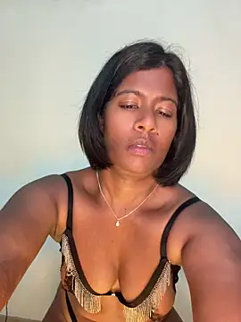 Snapshot of RoseMelanie chatting on June 2026 06:03:02 AM RoseMelanie online show from June 2026 06:03:02 AM
