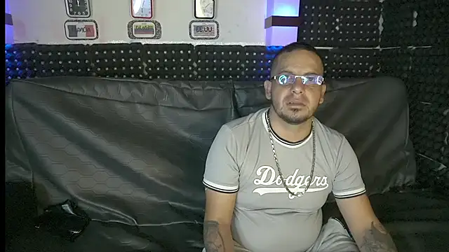 Dulce yors online show from March 2025 11:07:01 PM