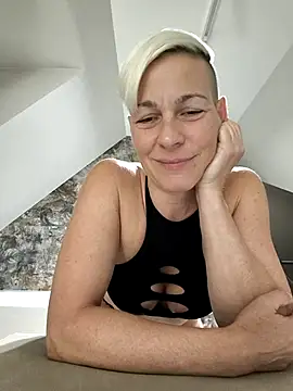 DarleenHot online show from October 2025 05:31:01 PM