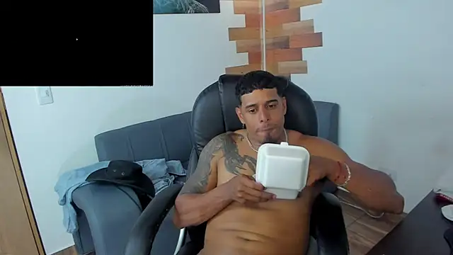 Snapshot of vincen_jose chatting on February 2025 04:05:02 AM vincen jose online show from February 2025 04:05:02 AM