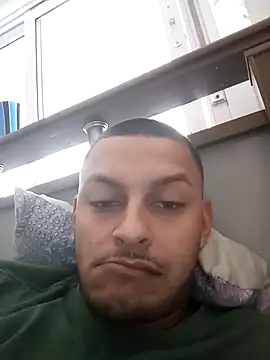 emrehliug12 online show from October 2025 03:25:01 PM