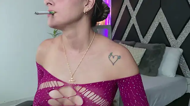 Snapshot of blonde_cat15 chatting on June 2026 03:09:02 AM blonde cat15 online show from June 2026 03:09:02 AM