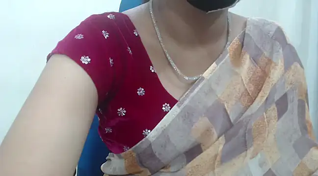 Snapshot of Lovely_Siri_23 chatting on January 2025 05:02:01 PM Lovely Siri 23 online show from January 2025 05:02:01 PM