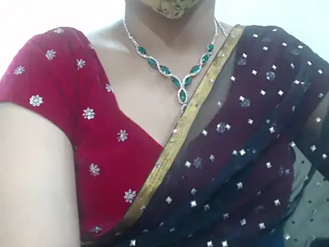 Snapshot of Lovely_Siri_23 chatting on November 2025 07:40:01 AM Lovely Siri 23 online show from November 2025 07:40:01 AM