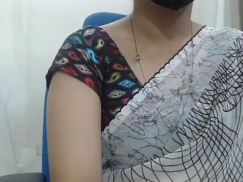 Snapshot of Lovely_Siri_23 chatting on November 2025 01:37:01 AM Lovely Siri 23 online show from November 2025 01:37:01 AM