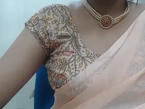 Snapshot of Lovely_Siri_23 chatting on November 2025 06:01:01 AM Lovely Siri 23 online show from November 2025 06:01:01 AM