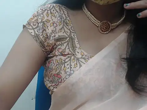 Snapshot of Lovely_Siri_23 chatting on February 2026 05:45:01 AM Lovely Siri 23 online show from February 2026 05:45:01 AM