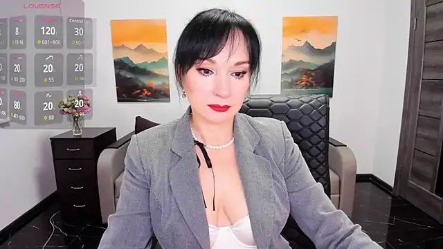 Snapshot of Sofia_Ford chatting on October 2025 06:44:02 AM Sofia Ford online show from October 2025 06:44:02 AM