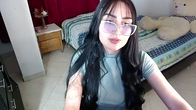 Tiffani Williams online show from November 2025 11:40:01 PM