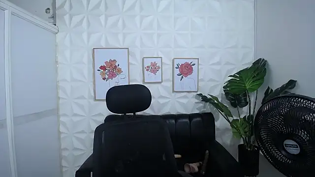 Valentinaa mature online show from March 2025 09:16:01 PM