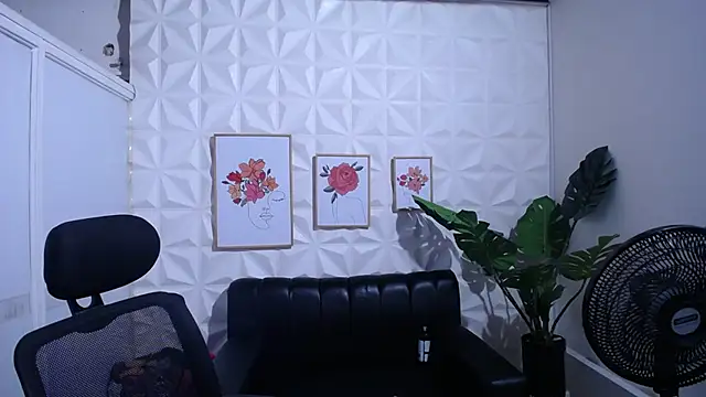 Valentinaa mature online show from November 2025 11:13:01 PM