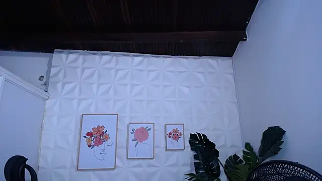 Snapshot of Valentinaa_mature chatting on February 2026 08:05:02 PM Valentinaa mature online show from February 2026 08:05:02 PM