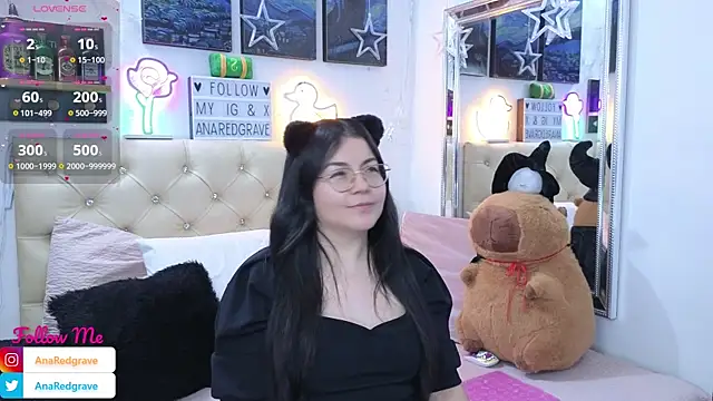 Snapshot of AnnaRedgrave chatting on December 2025 02:03:01 PM AnnaRedgrave online show from December 2025 02:03:01 PM