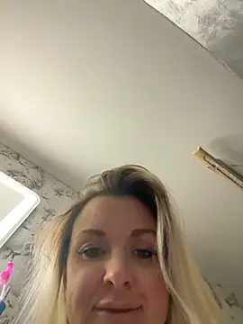 Bella-Tight online show from February 2026 07:10:01 PM