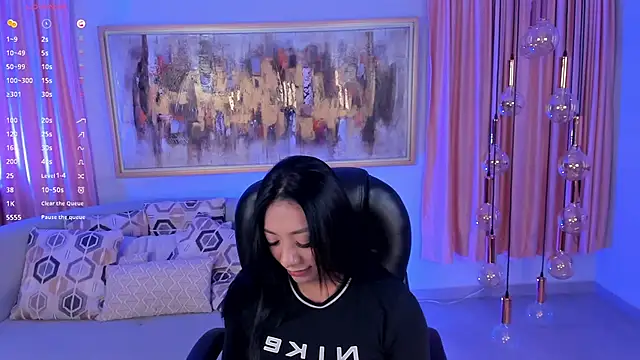 LizzHamilton   online show from February 2025 12:13:01 AM