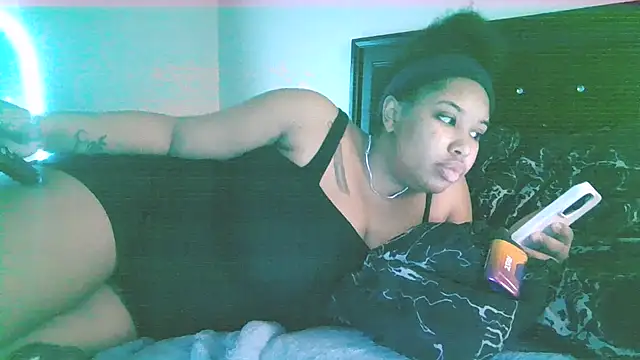 Snapshot of creamdreammmm chatting on November 2025 11:49:02 PM creamdreammmm online show from November 2025 11:49:02 PM