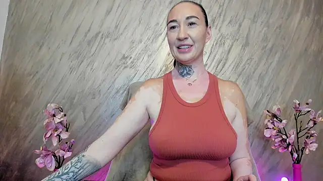 Rayanablackandwhite online show from July 2026 10:30:01 AM