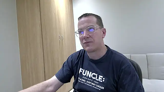 BrettJ81 online show from October 2025 04:30:02 PM