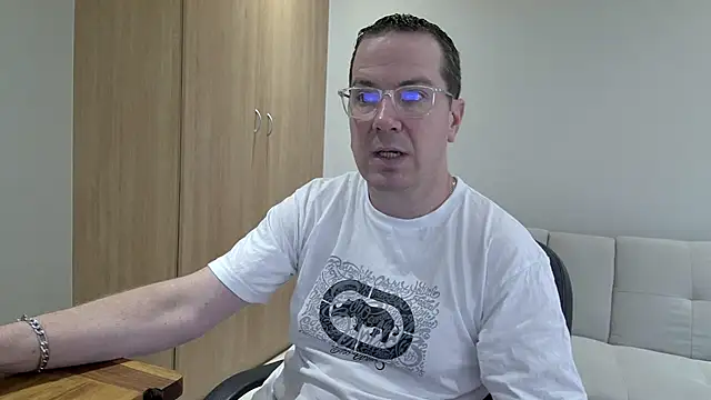 BrettJ81 online show from November 2025 02:18:01 PM
