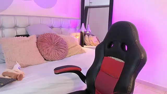 pervert lizza online show from March 2025 12:00:01 PM