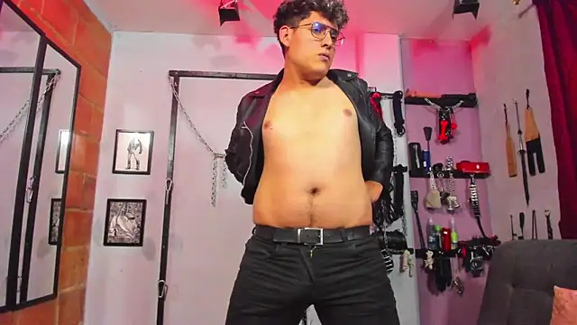 dom2travelersss online show from March 2025 07:02:01 PM