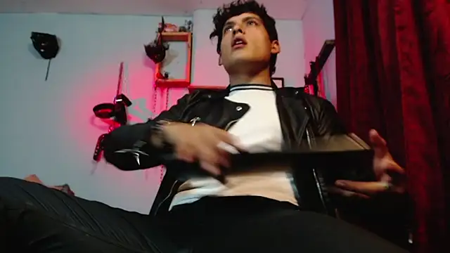 dom2travelersss online show from October 2025 11:49:02 PM