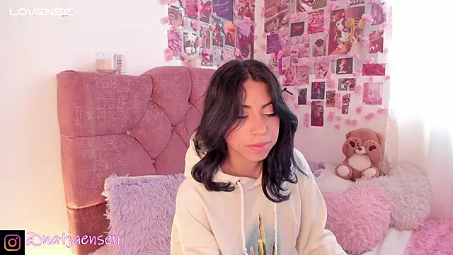 natalie jaensen online show from February 2025 11:31:02 AM