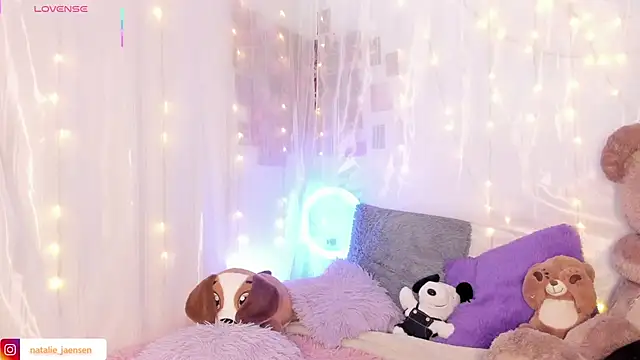 natalie jaensen online show from February 2026 09:02:02 PM